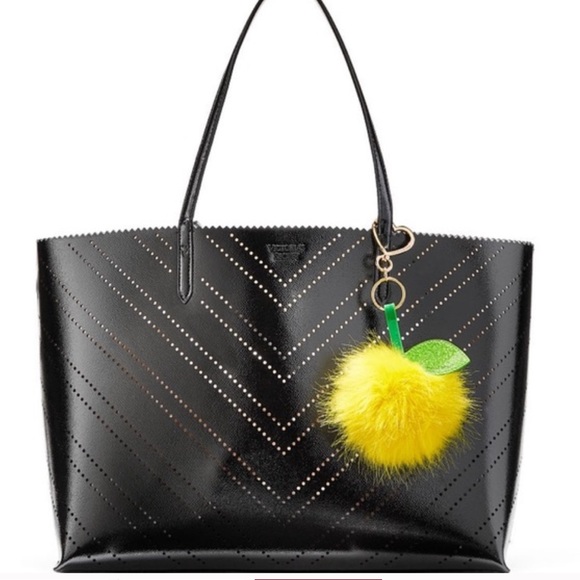 Victoria’s Secret keychain - Picture 2 of 2